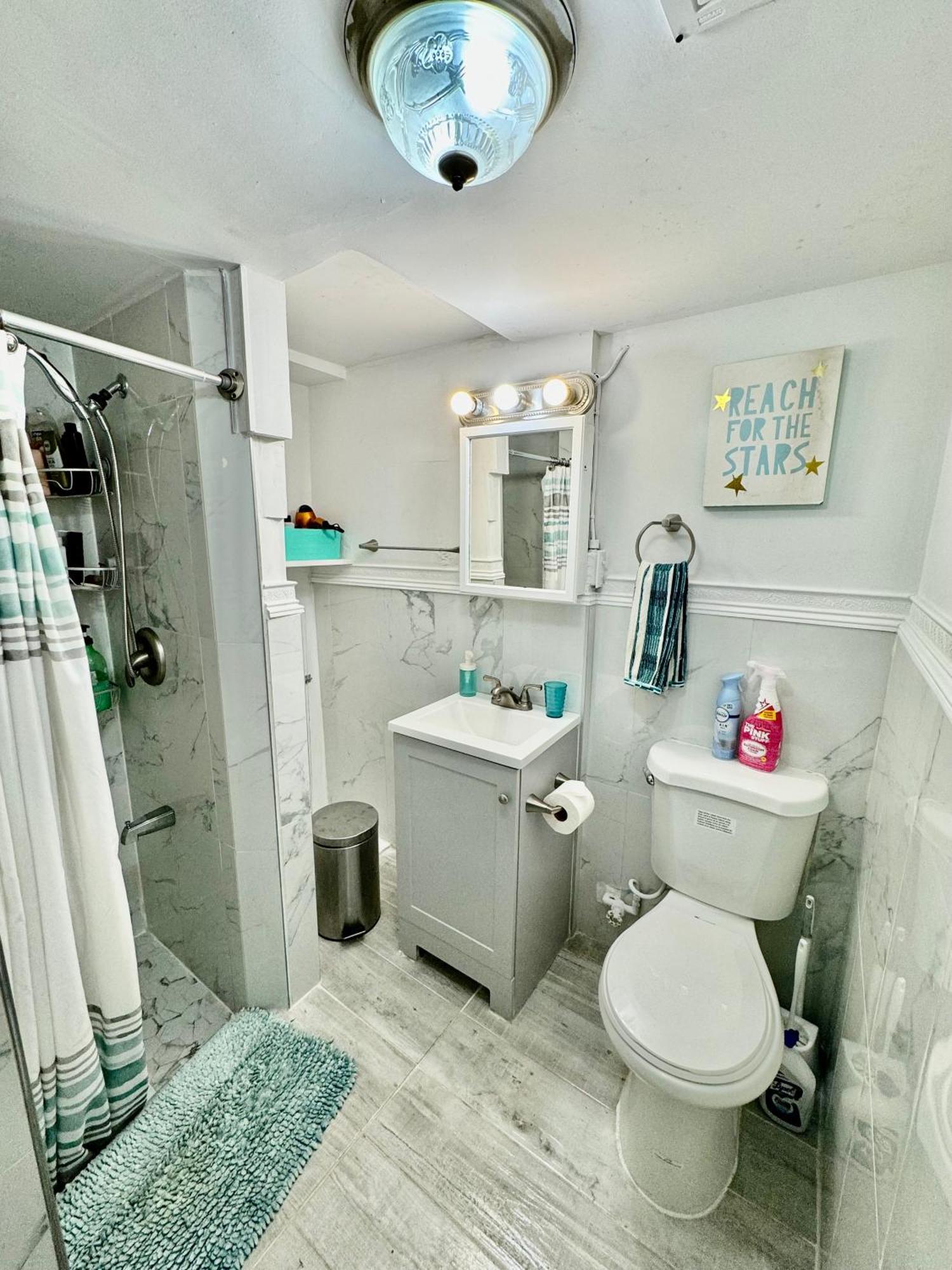 Cozy Private Room With Shared Bathroom On The 1St Floor - Conveniently Located Near Seatac Airport And Downtown Сиатъл Екстериор снимка